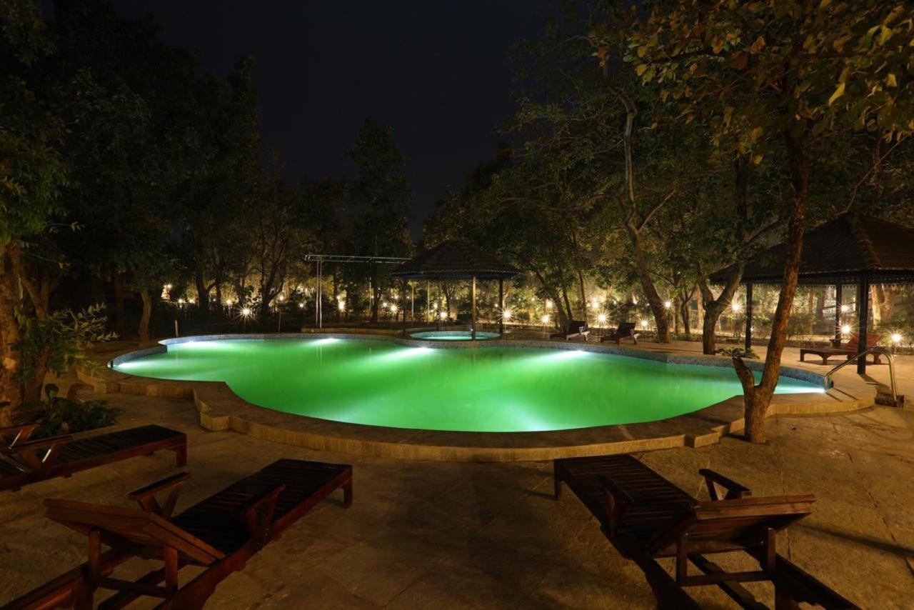 Sterling Padam Pench Hotel Khawāsa Exterior foto