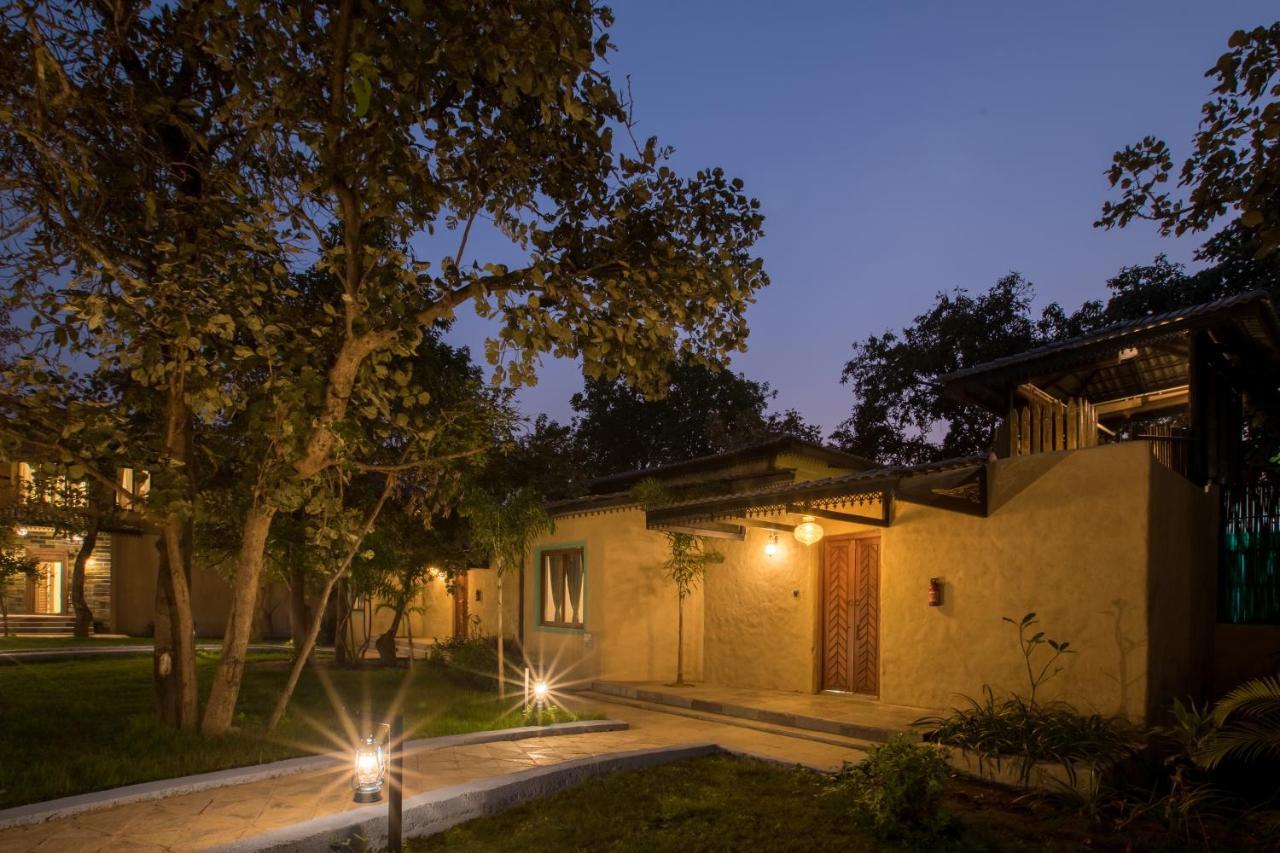 Sterling Padam Pench Hotel Khawāsa Exterior foto