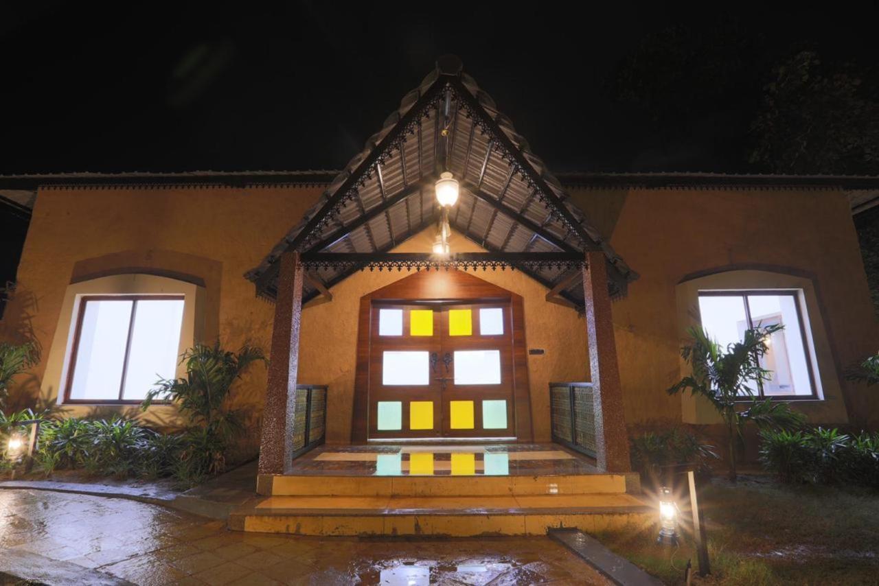 Sterling Padam Pench Hotel Khawāsa Exterior foto