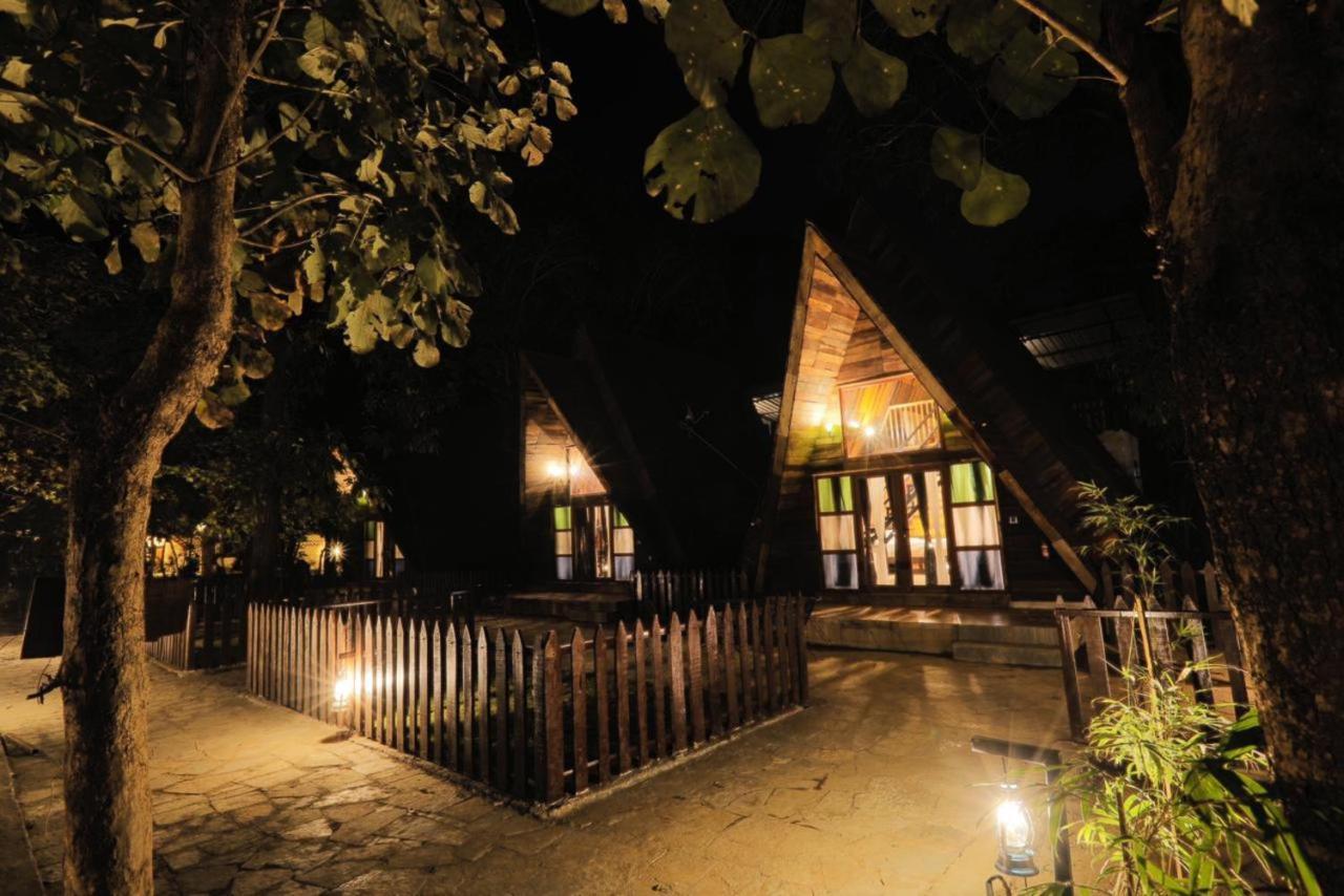 Sterling Padam Pench Hotel Khawāsa Exterior foto