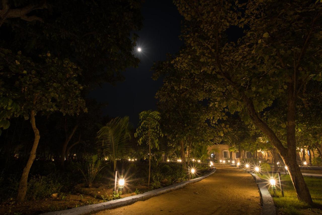 Sterling Padam Pench Hotel Khawāsa Exterior foto