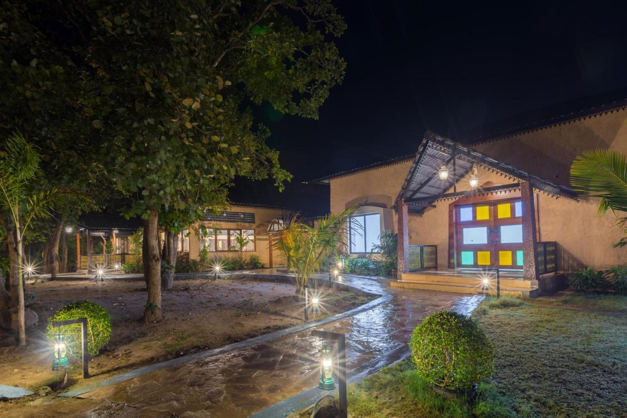 Sterling Padam Pench Hotel Khawāsa Exterior foto