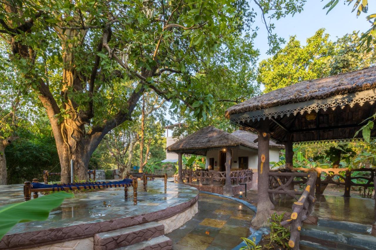Sterling Padam Pench Hotel Khawāsa Exterior foto