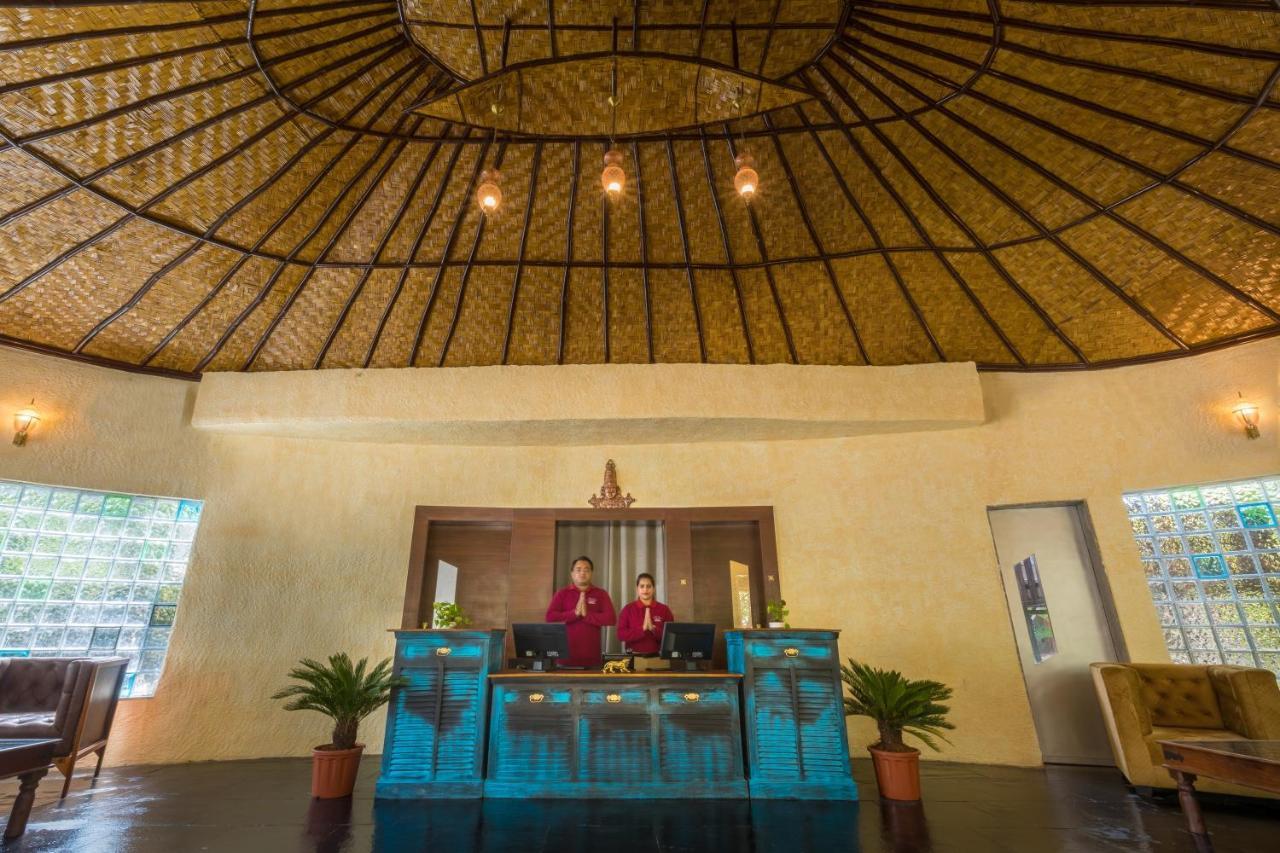 Sterling Padam Pench Hotel Khawāsa Exterior foto