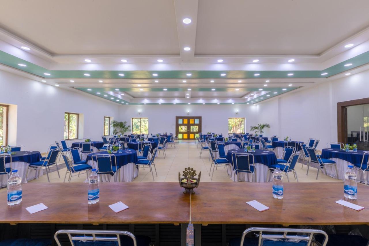Sterling Padam Pench Hotel Khawāsa Exterior foto