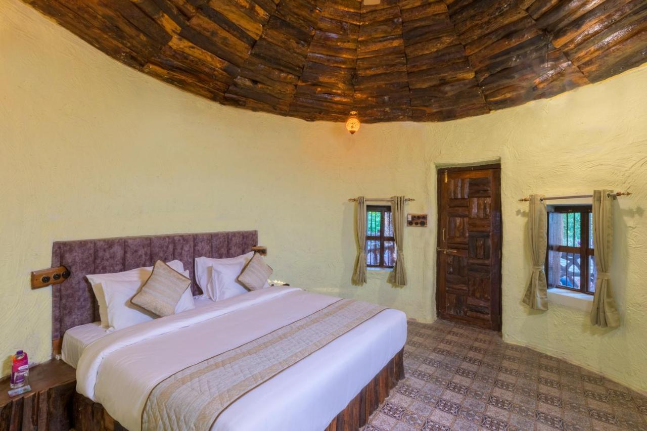 Sterling Padam Pench Hotel Khawāsa Exterior foto