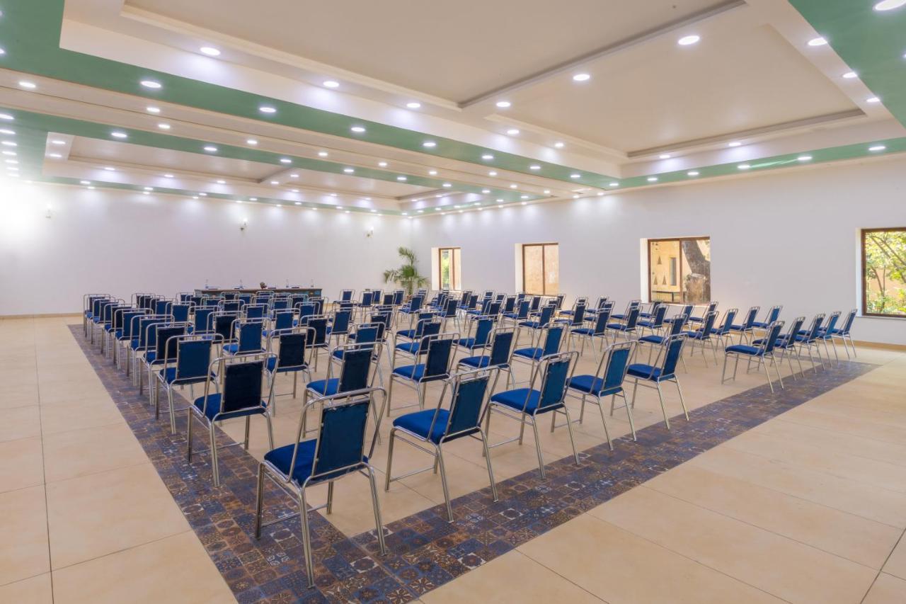 Sterling Padam Pench Hotel Khawāsa Exterior foto